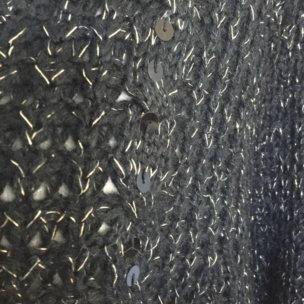 Sweater - Picture 5 of 6